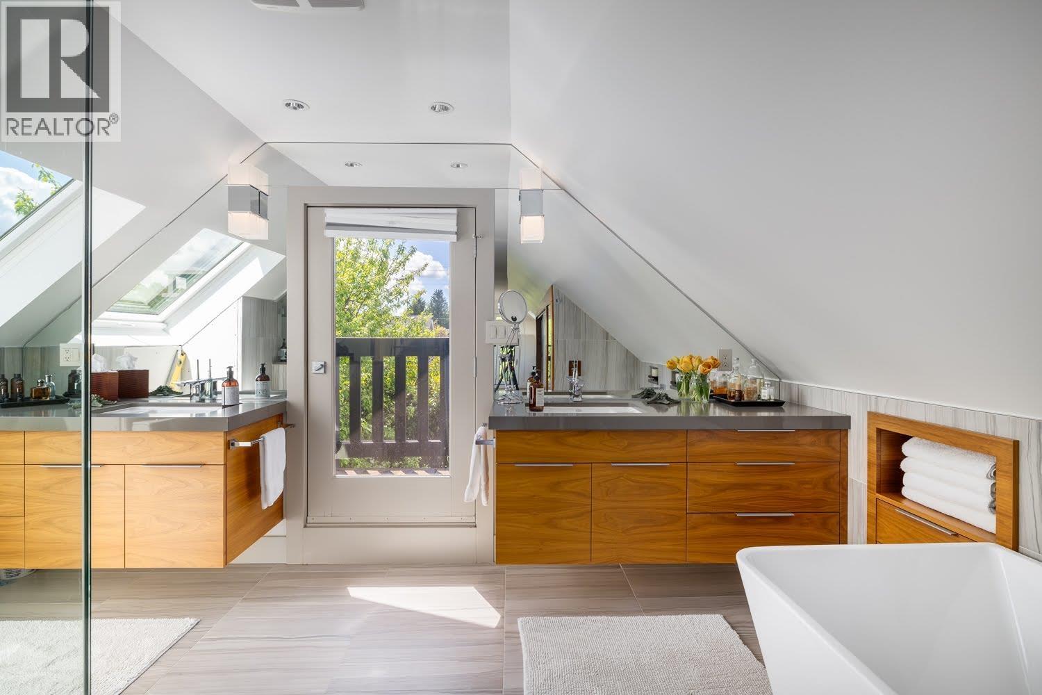 3240 W 1ST AVENUE, Vancouver