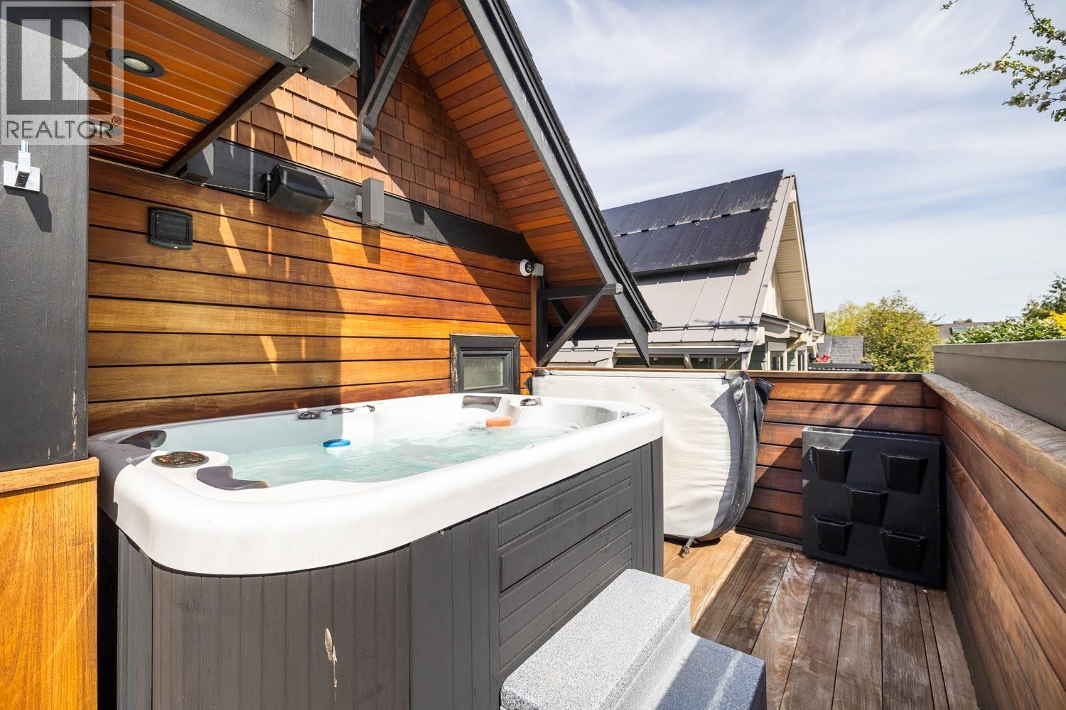 3240 W 1ST AVENUE, Vancouver