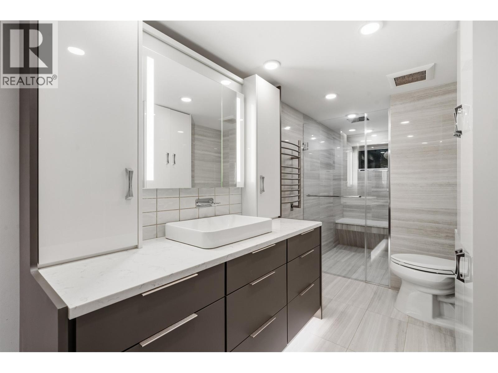 3240 W 1ST AVENUE, Vancouver