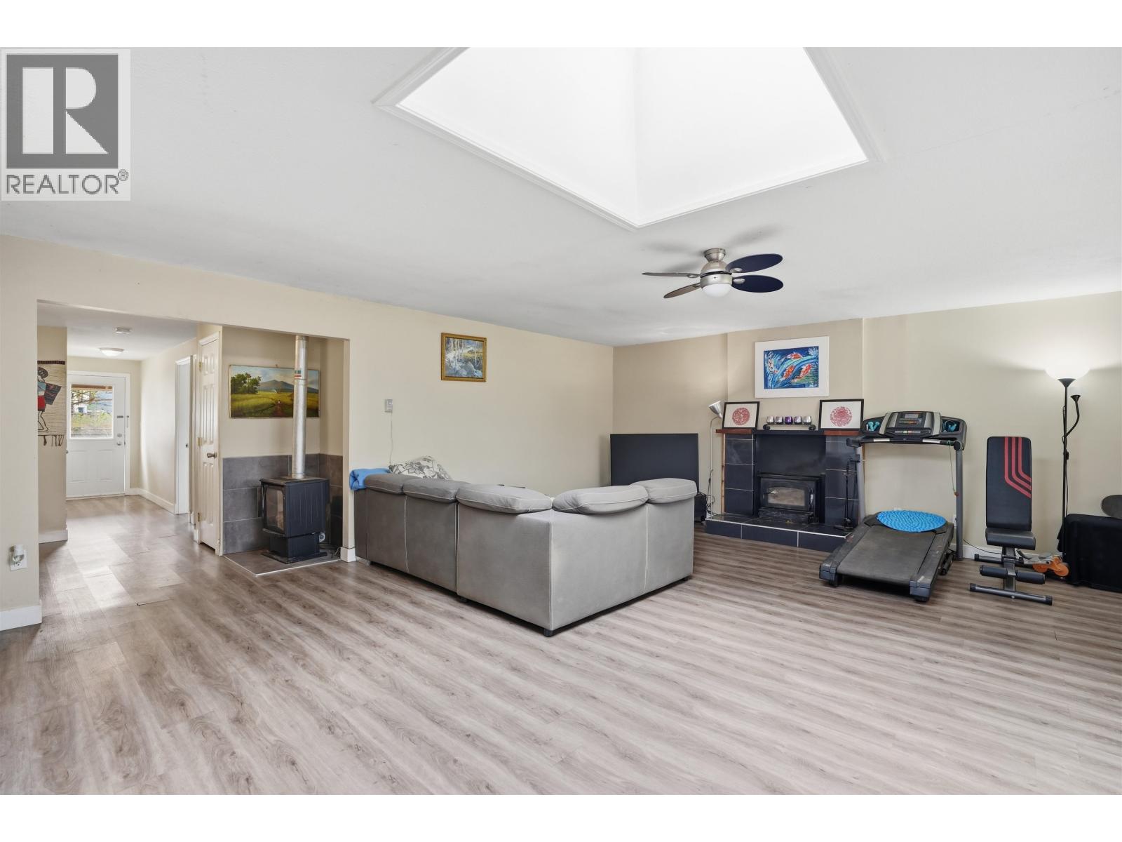 5707 MEDUSA STREET, Sechelt