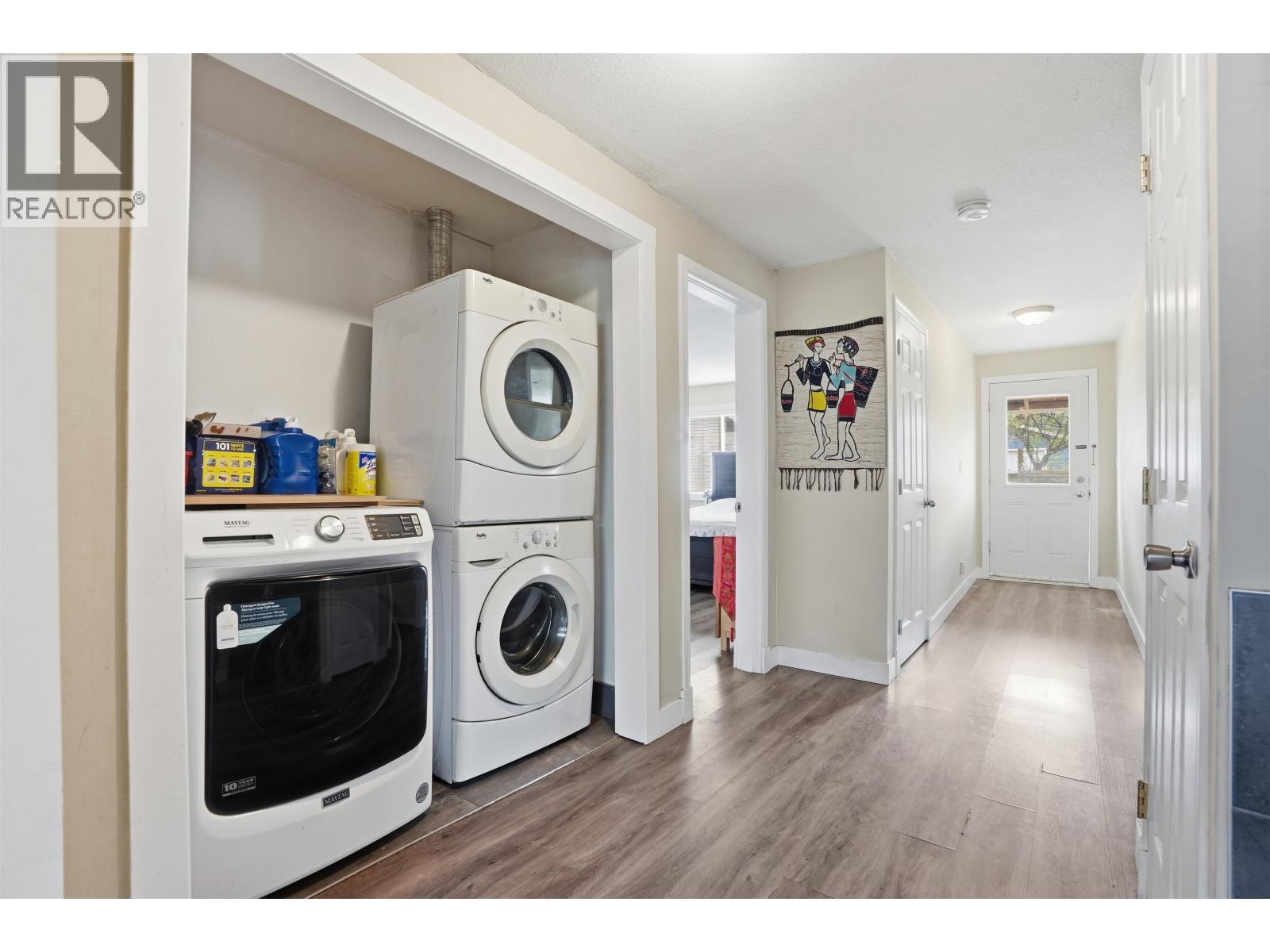 5707 MEDUSA STREET, Sechelt