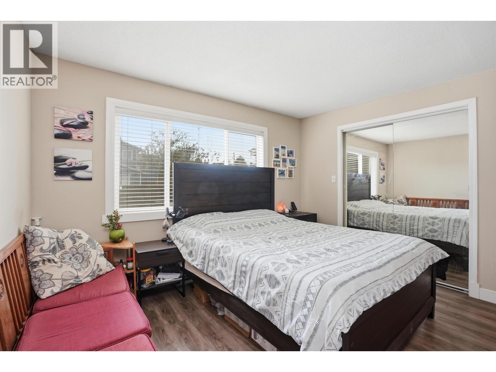 5707 MEDUSA STREET, Sechelt