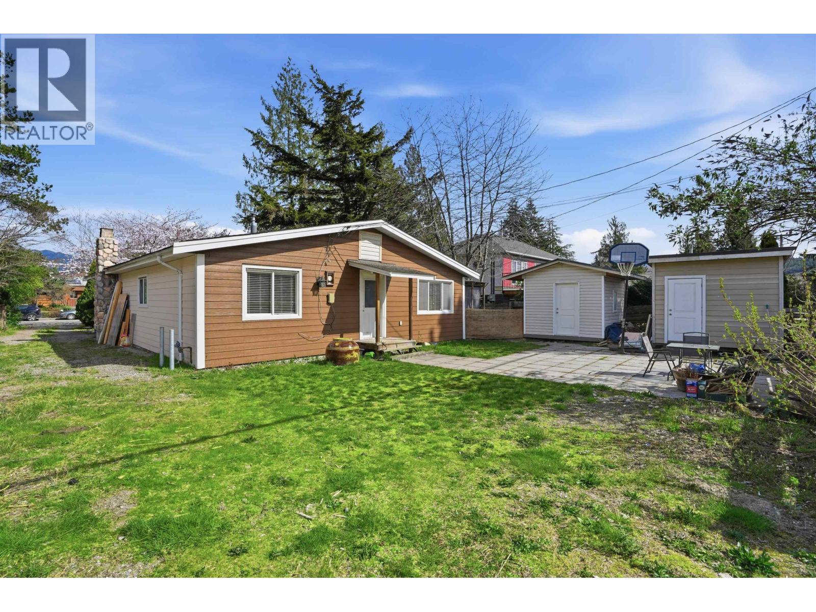 5707 MEDUSA STREET, Sechelt