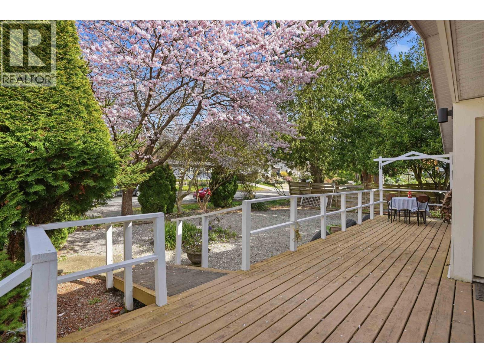 5707 MEDUSA STREET, Sechelt
