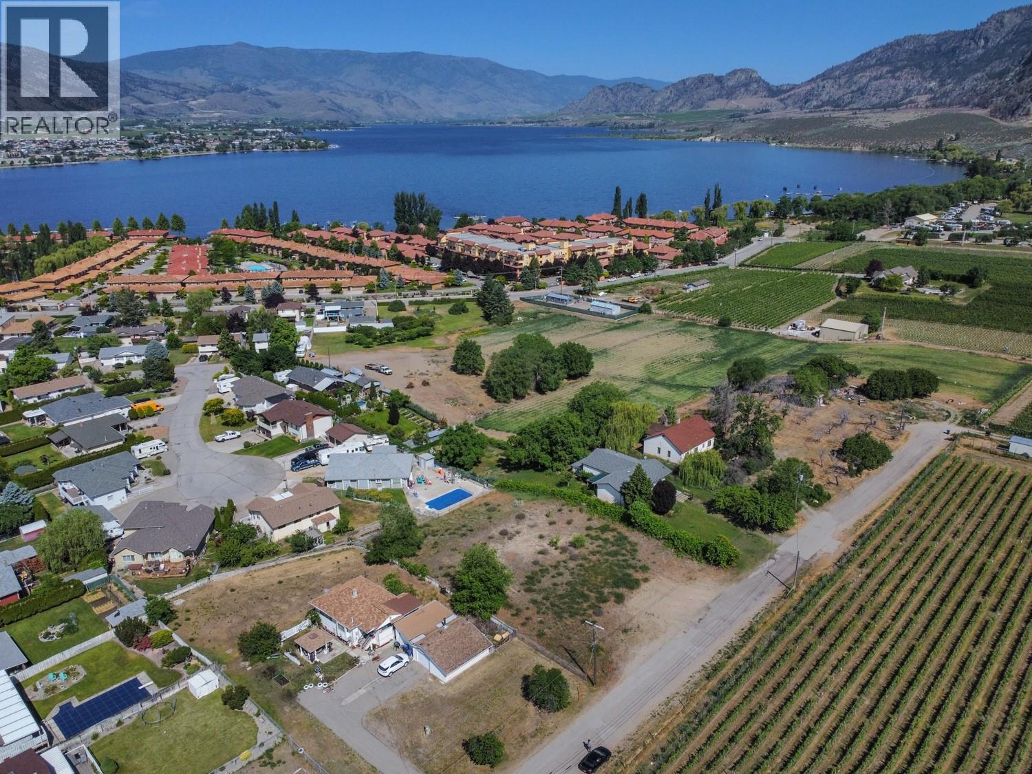 7010 TAMARACK Drive, Osoyoos