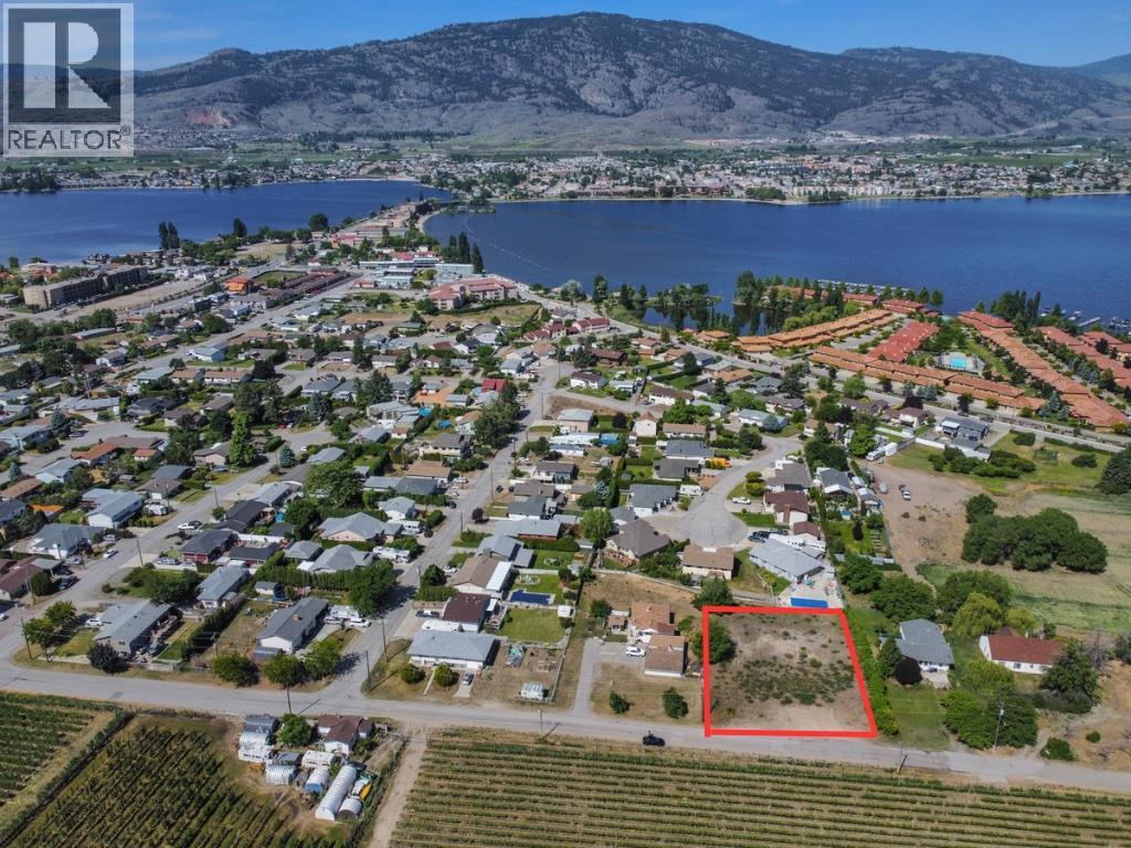 7010 TAMARACK Drive, Osoyoos