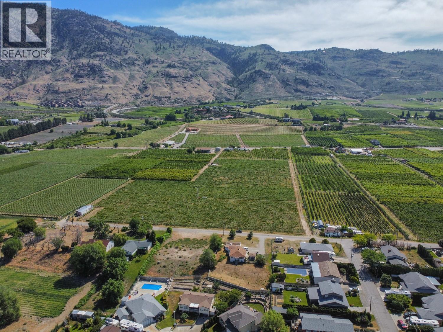 7010 TAMARACK Drive, Osoyoos