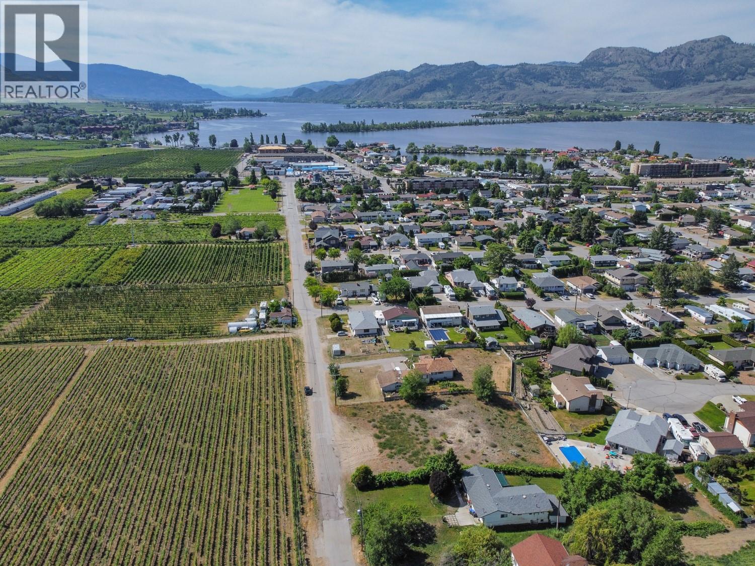 7012 TAMARACK Drive, Osoyoos