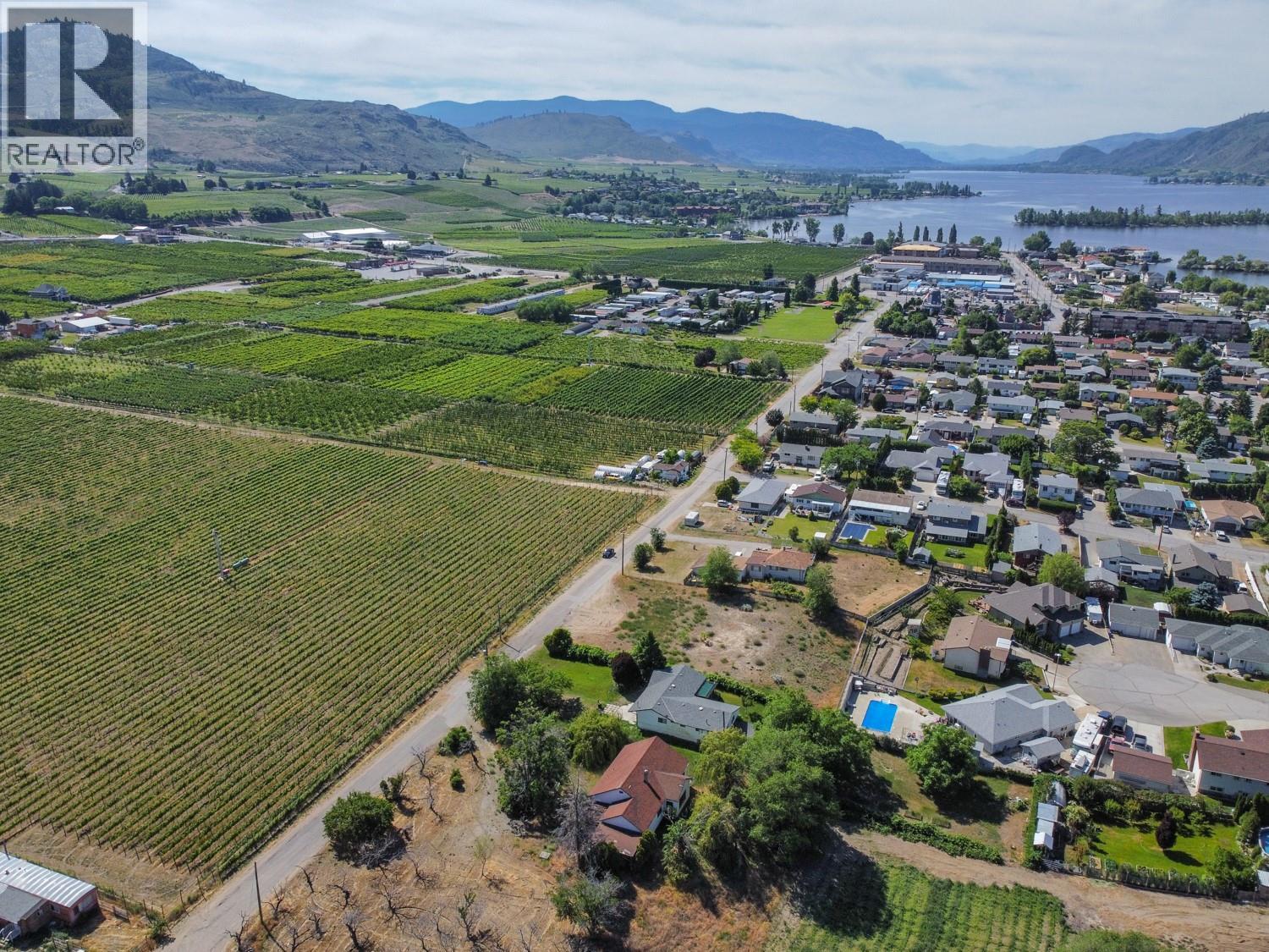 7012 TAMARACK Drive, Osoyoos