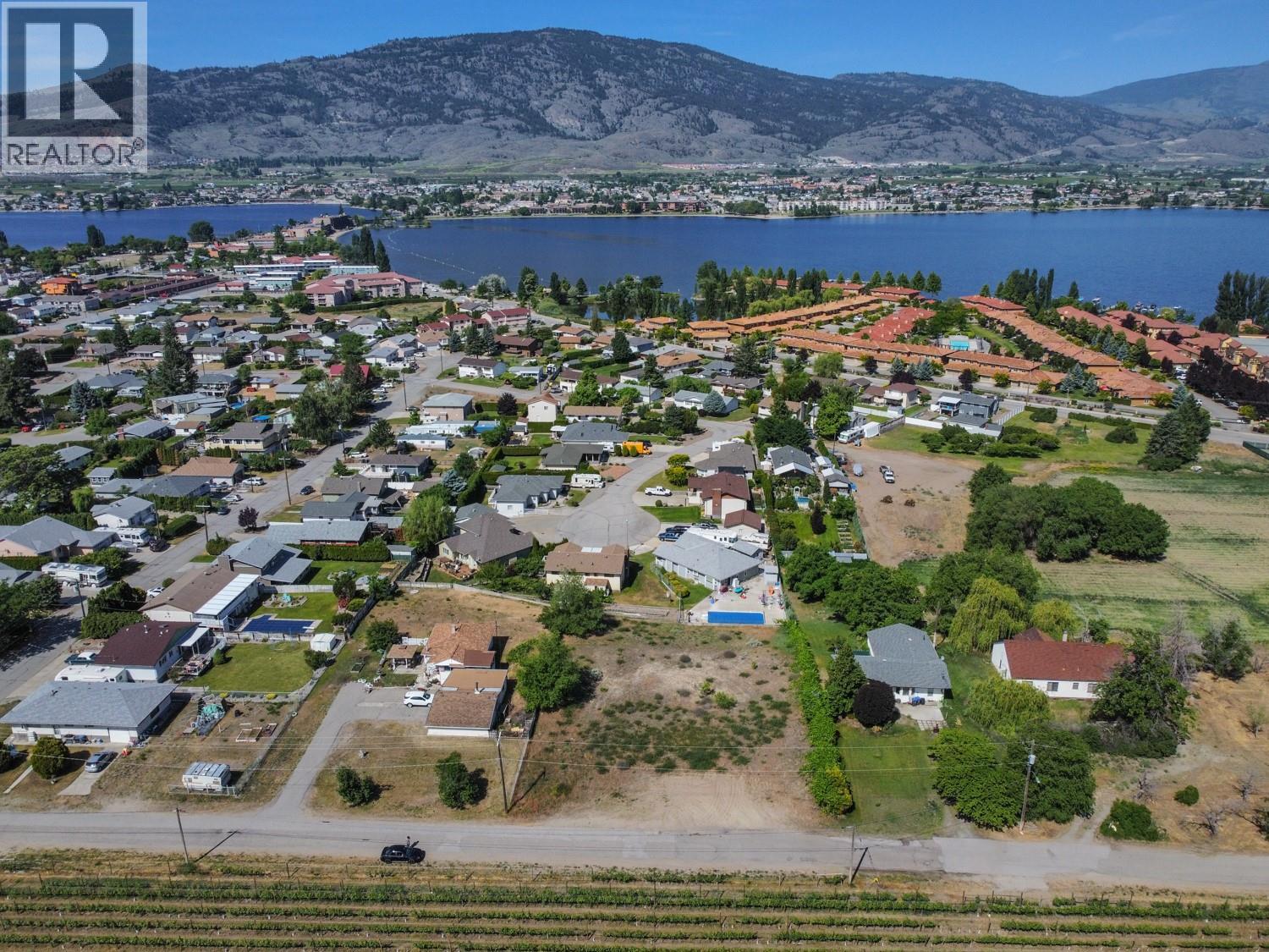 7012 TAMARACK Drive, Osoyoos