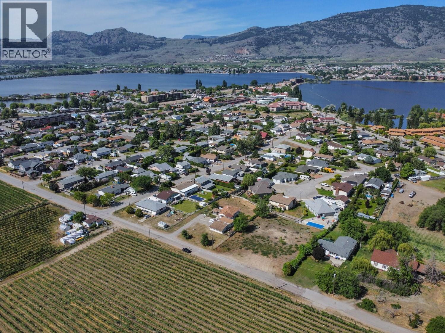 7012 TAMARACK Drive, Osoyoos