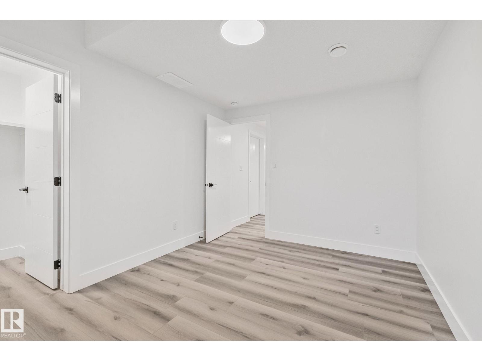 11032 128 ST NW, Edmonton