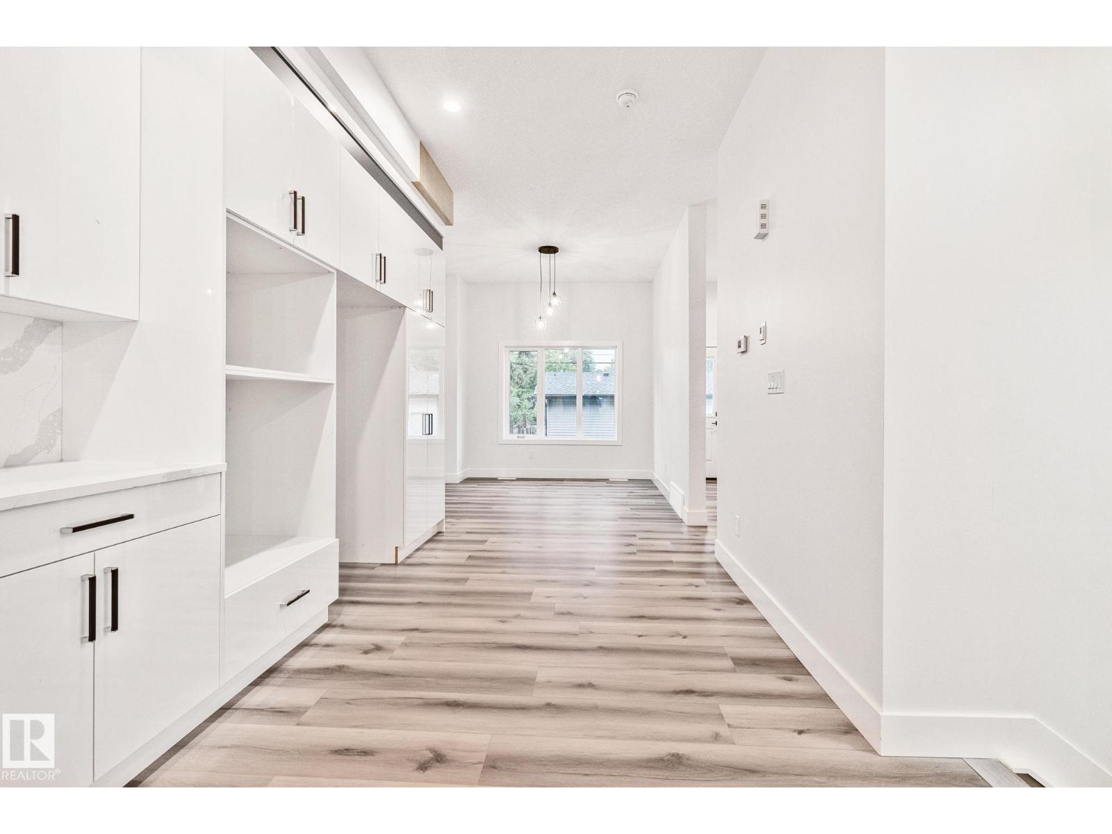 11032 128 ST NW, Edmonton