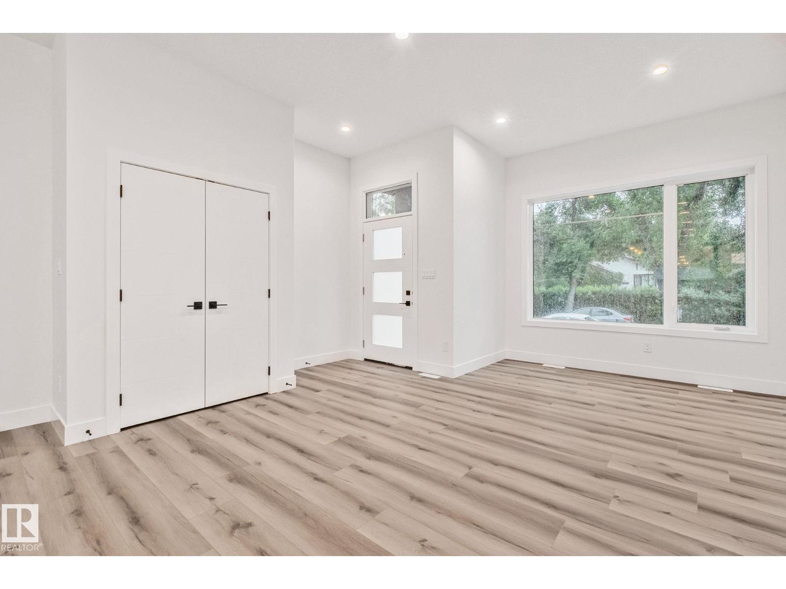 11032 128 ST NW, Edmonton