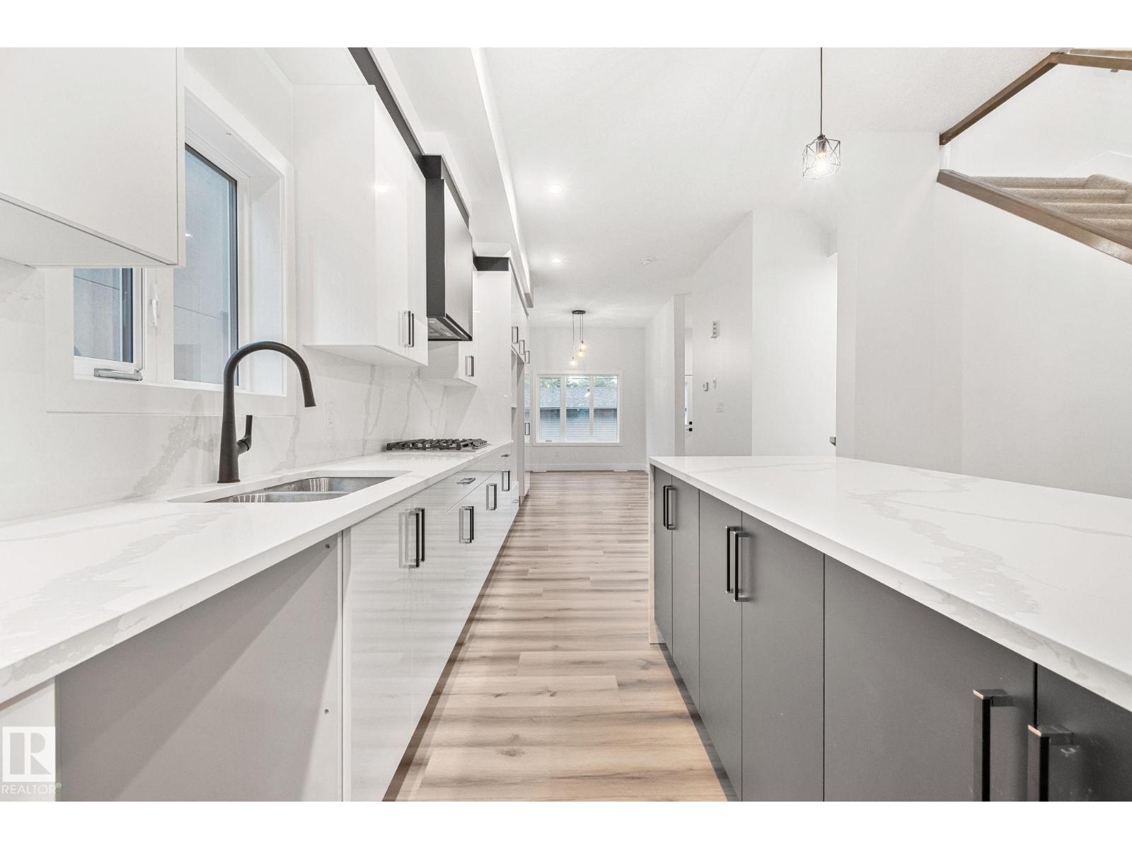 11032 128 ST NW, Edmonton