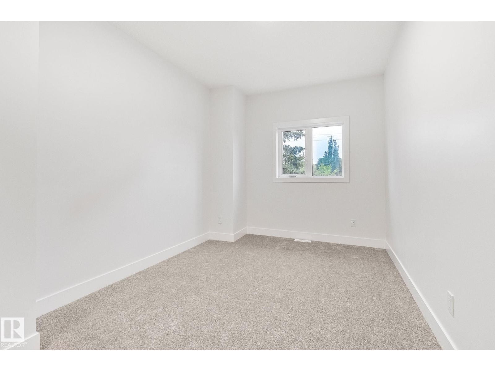 11032 128 ST NW, Edmonton