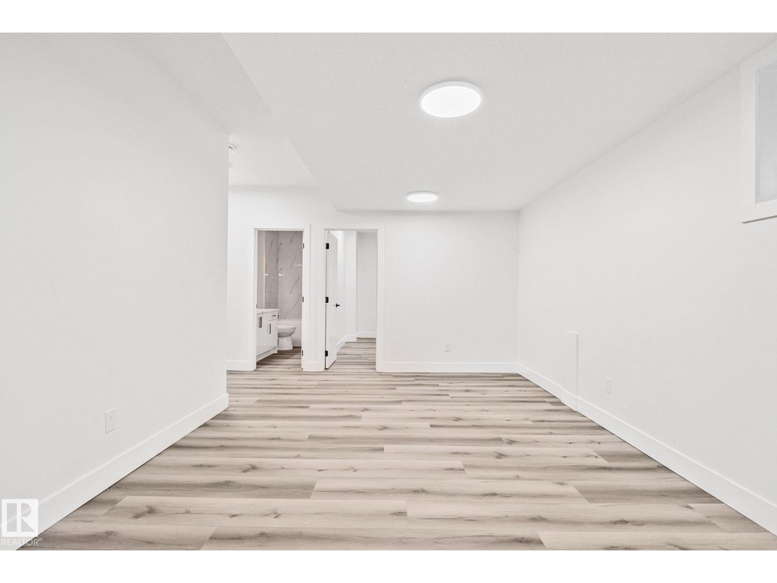 11032 128 ST NW, Edmonton