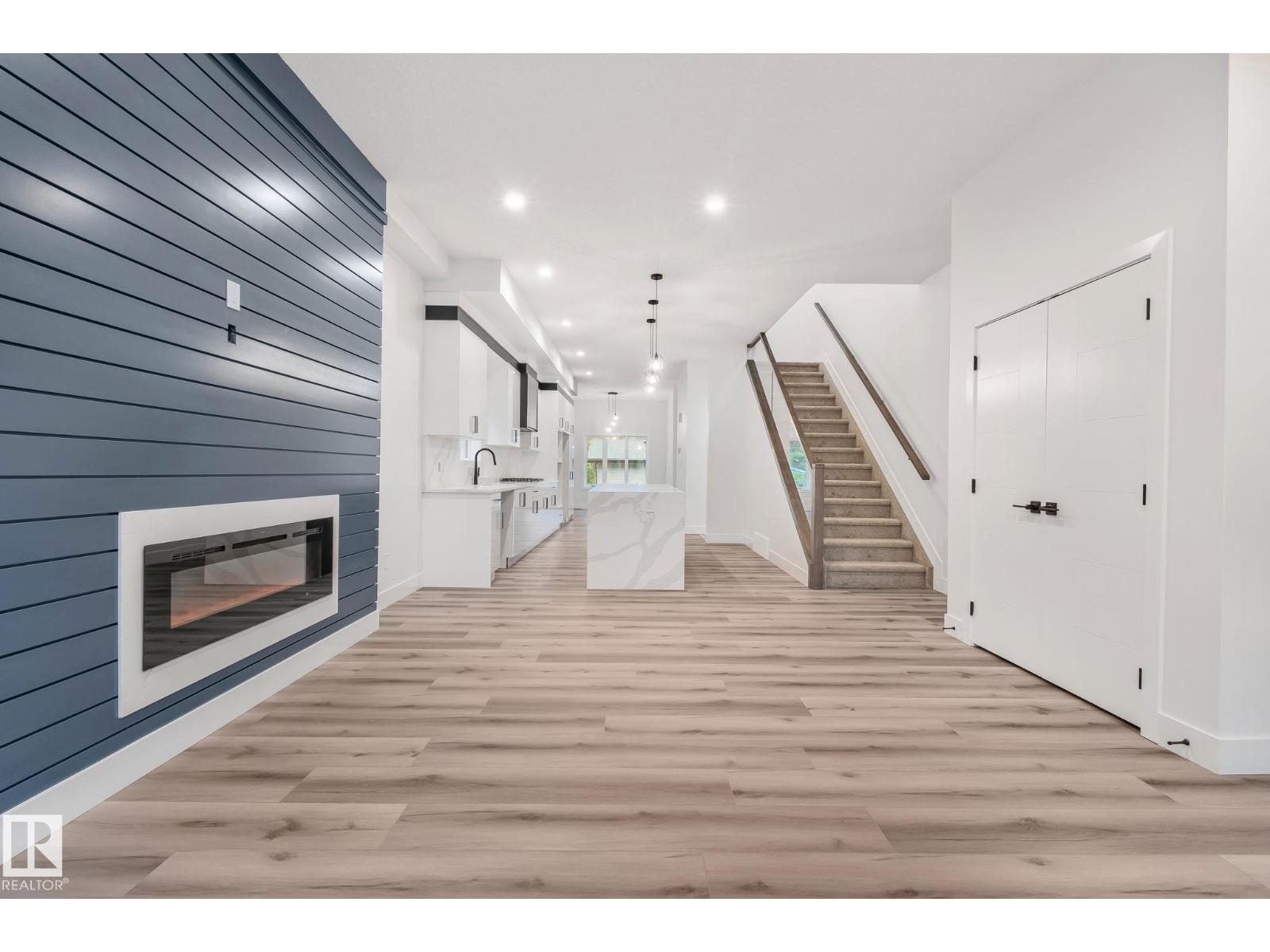 11032 128 ST NW, Edmonton