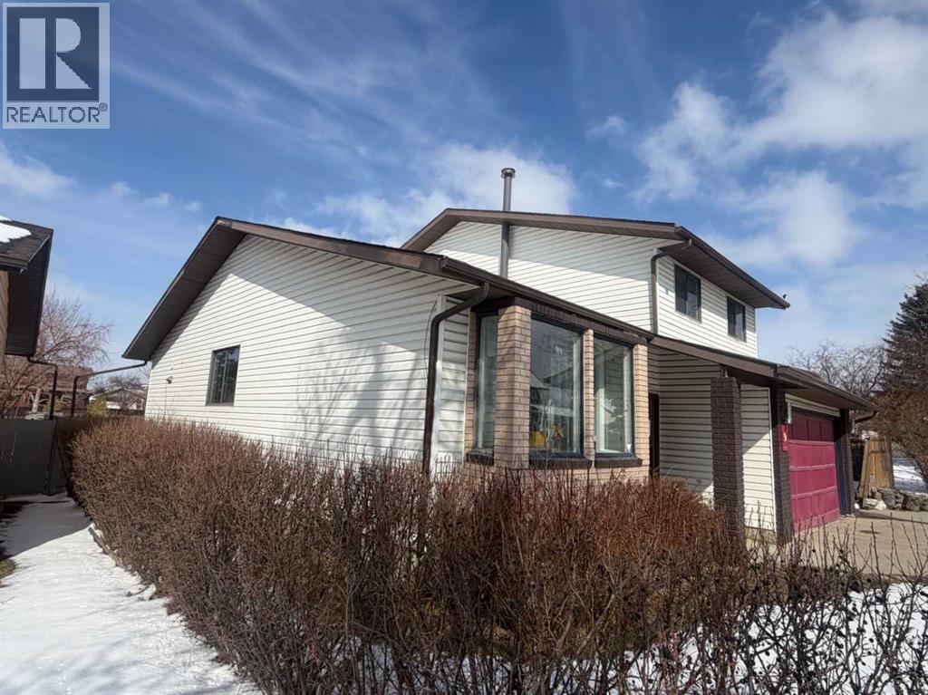 Single Family House for Sale in  Whiteram Hill NE Whitehorn Calgary 