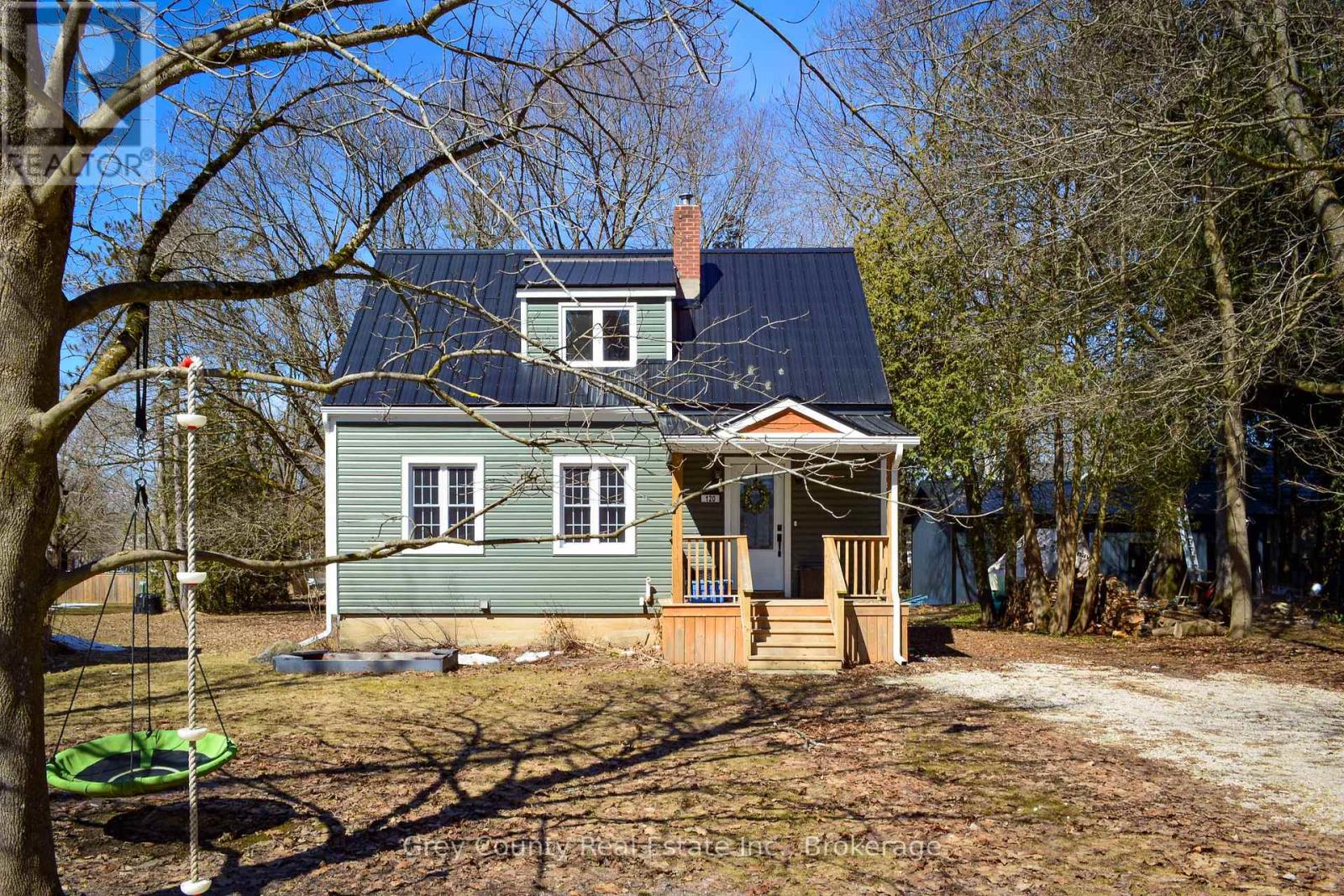 120 MARK STREET W - 2