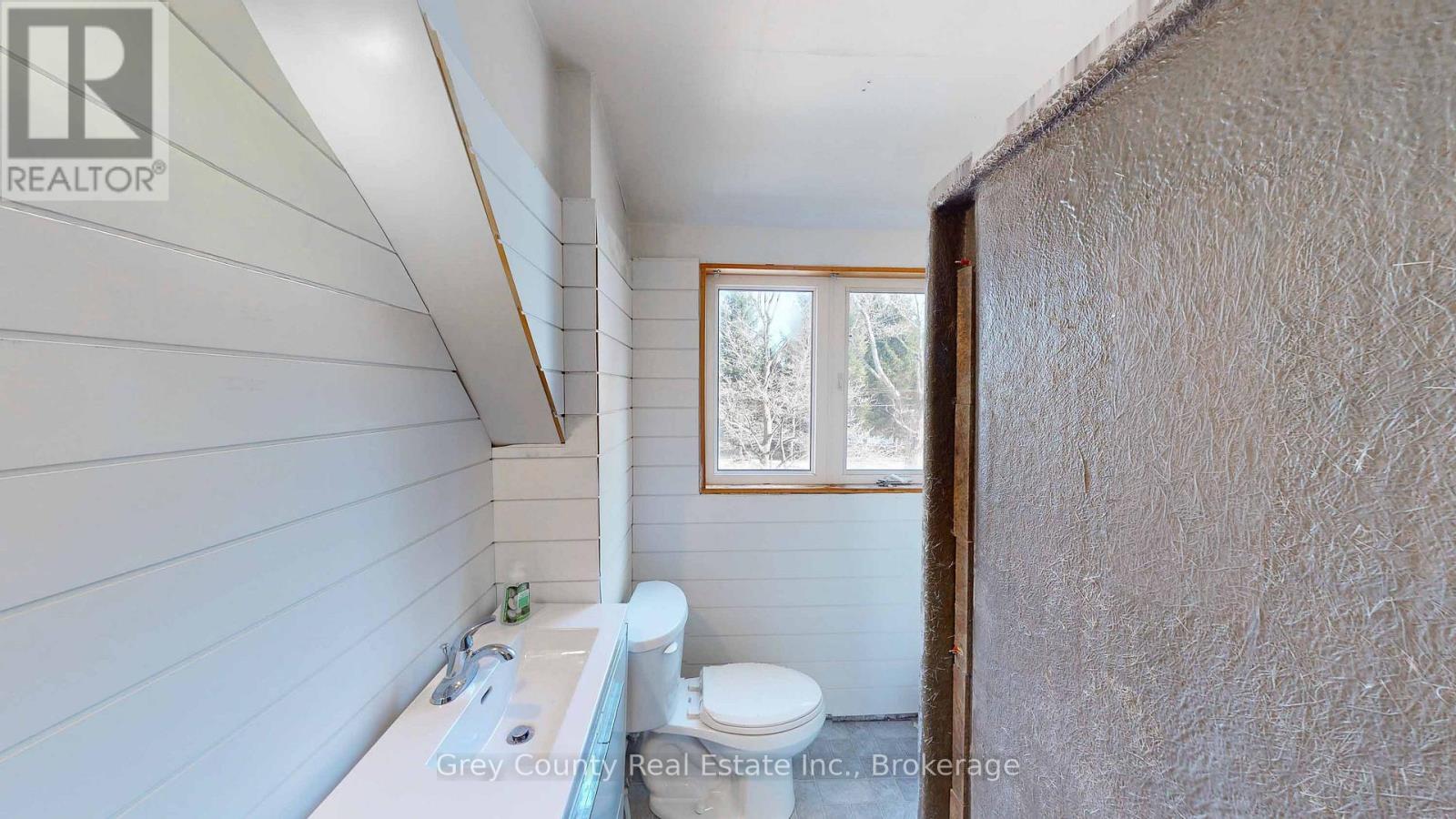 120 MARK STREET W - 36