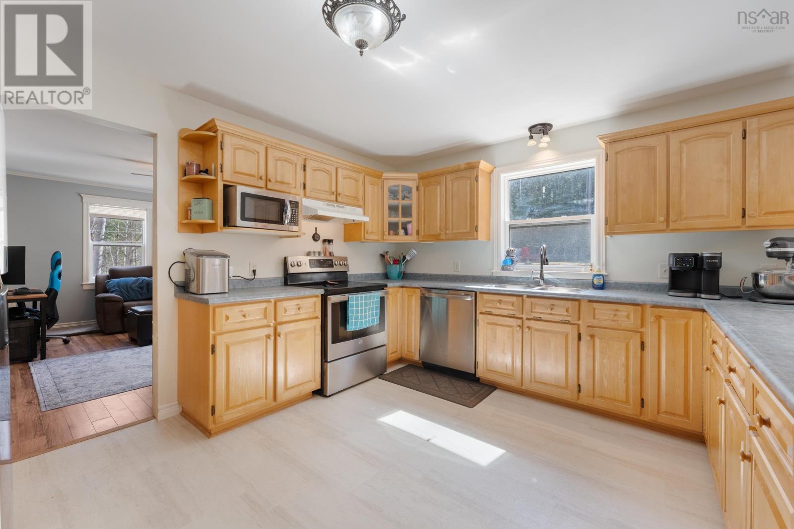 Property 12 of 49 of 1082 Meadowvale Road