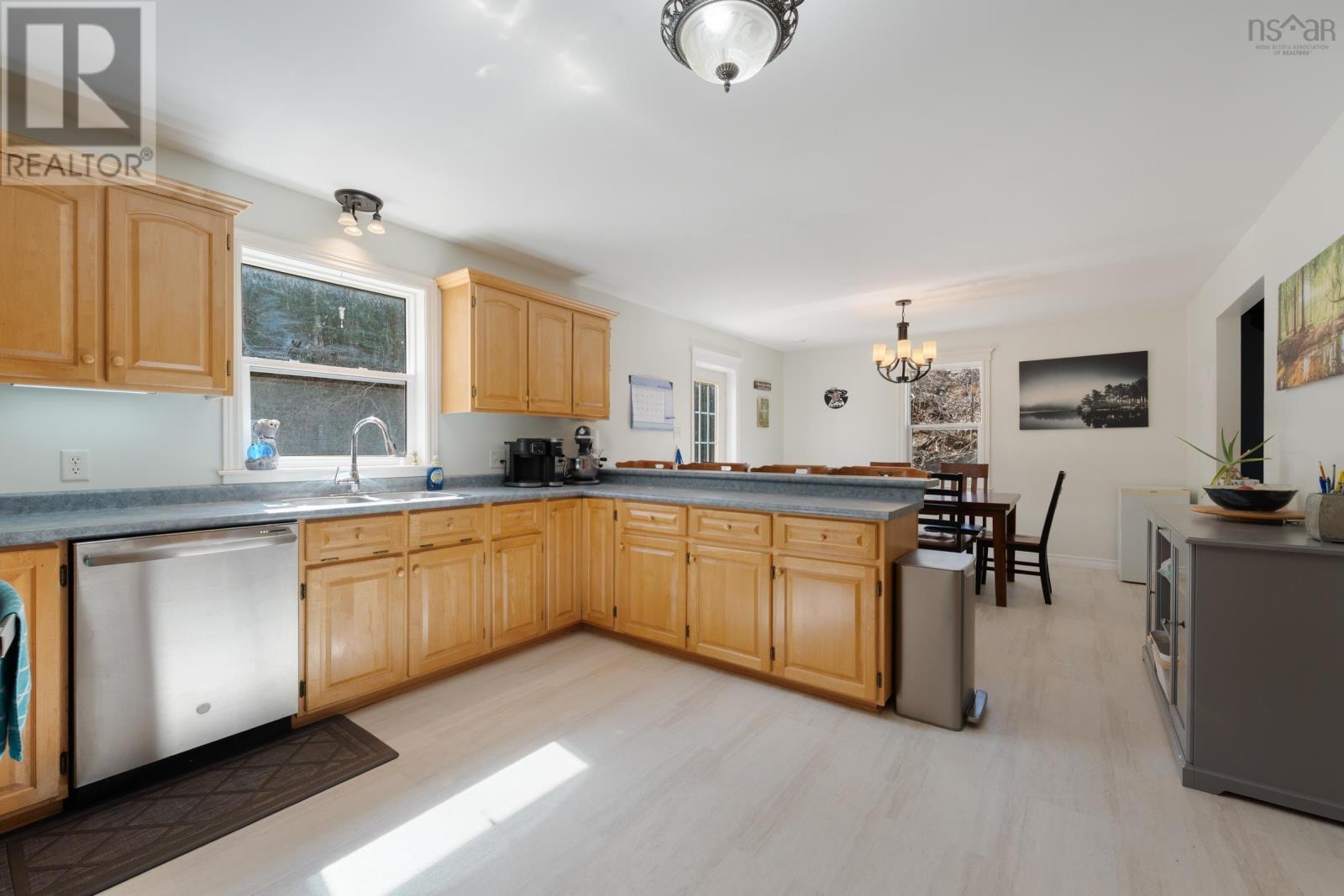 Property 11 of 49 of 1082 Meadowvale Road