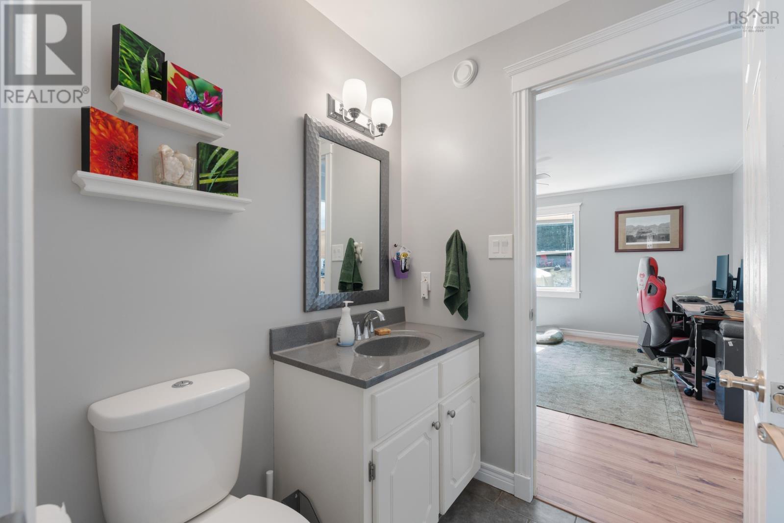 Property 22 of 49 of 1082 Meadowvale Road