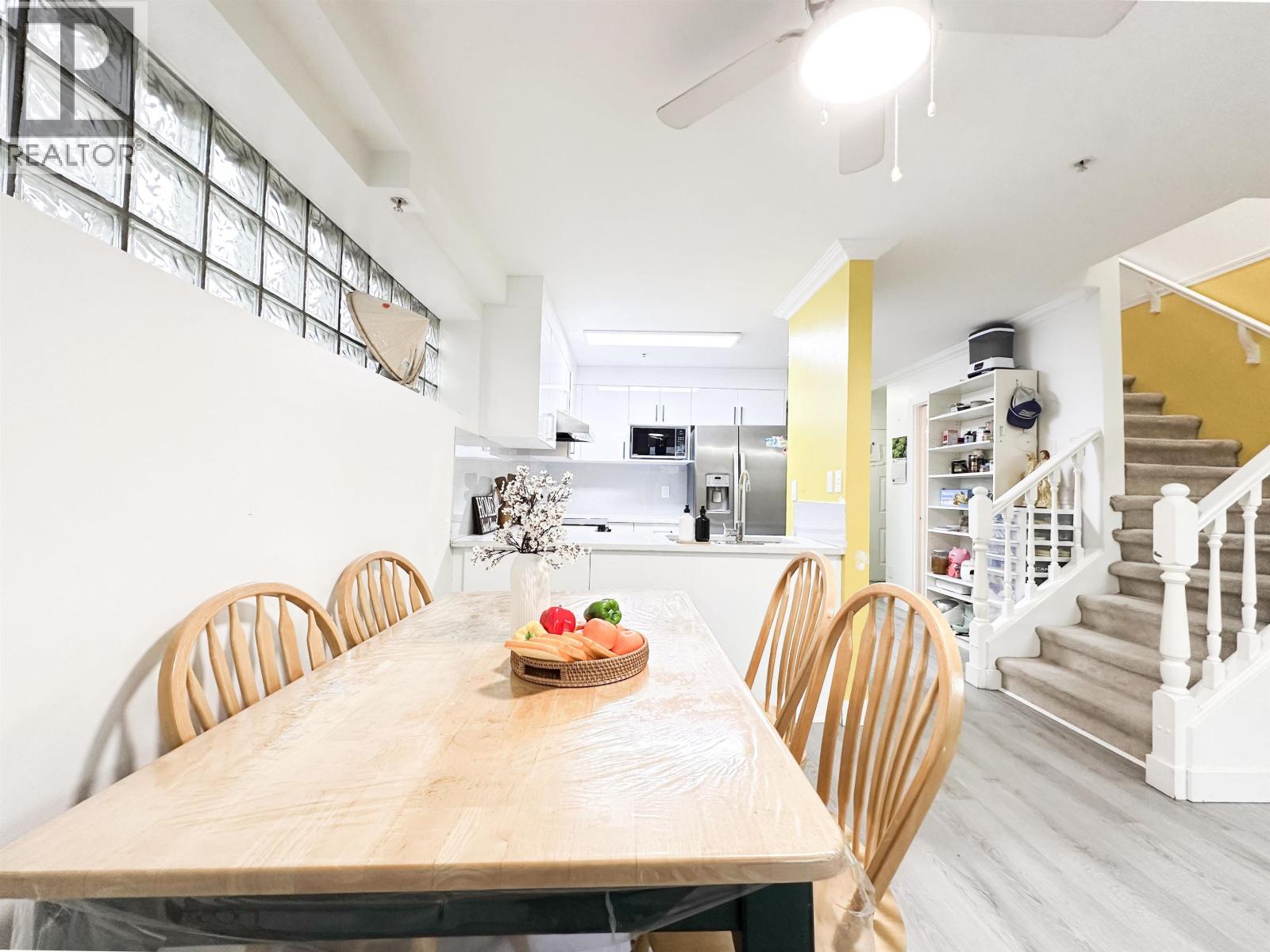 211 22356 MCINTOSH AVENUE, Maple Ridge