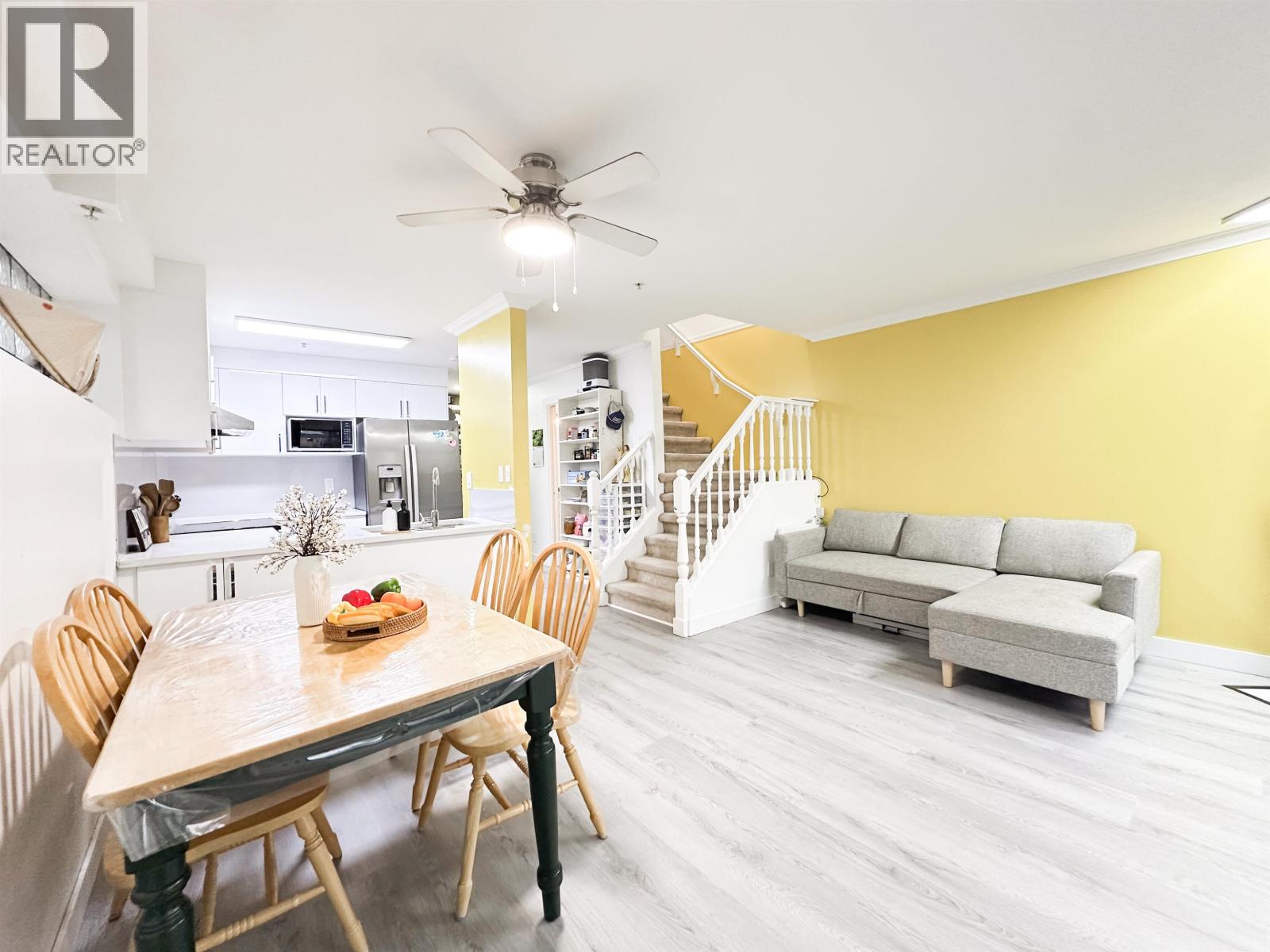 211 22356 MCINTOSH AVENUE, Maple Ridge