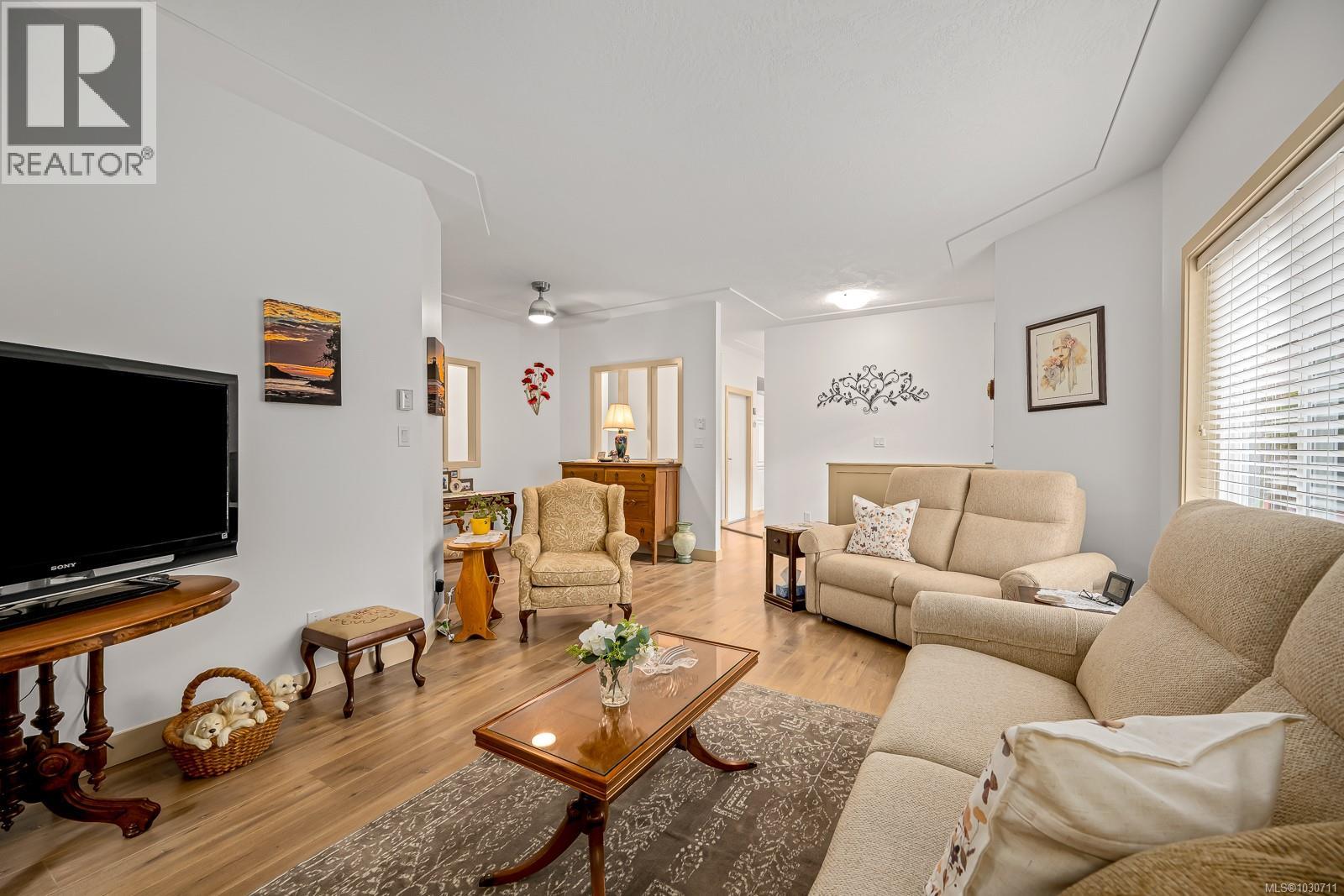 #402 2727 1ST ST - 10