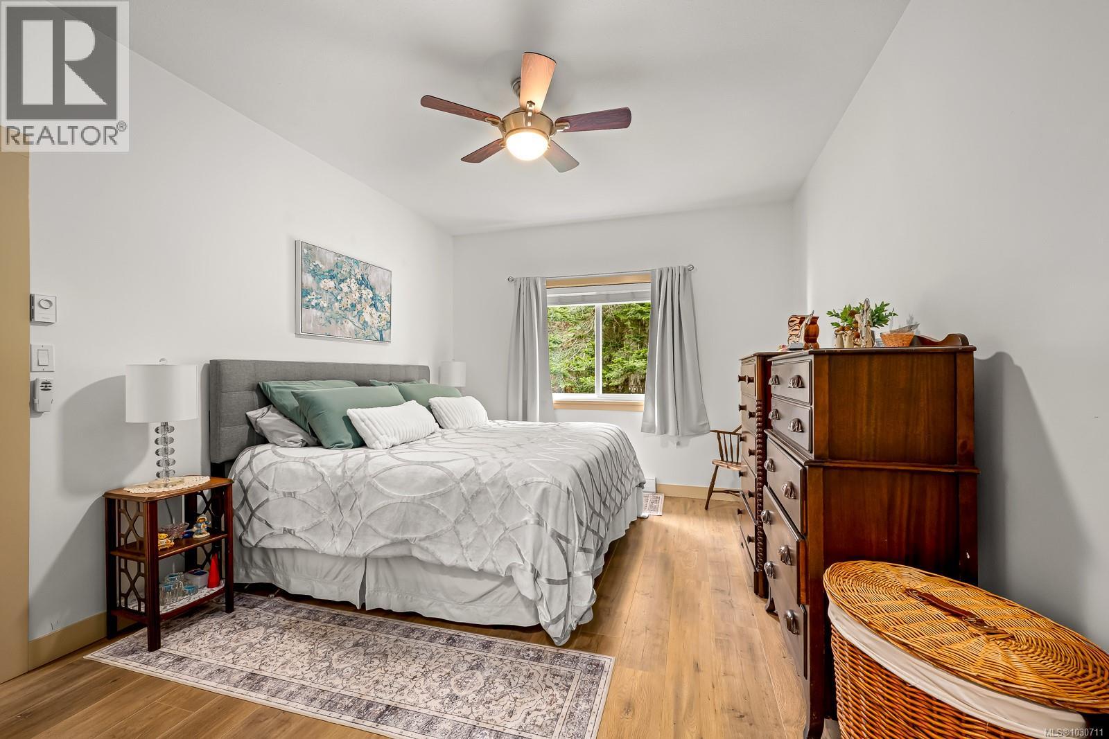 #402 2727 1ST ST - 12