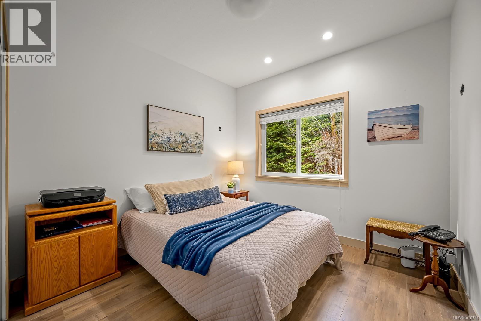 #402 2727 1ST ST - 14