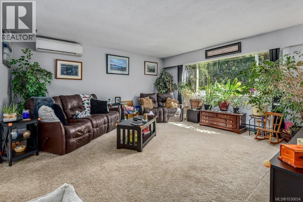 4696 GAIL CRES - Image 3