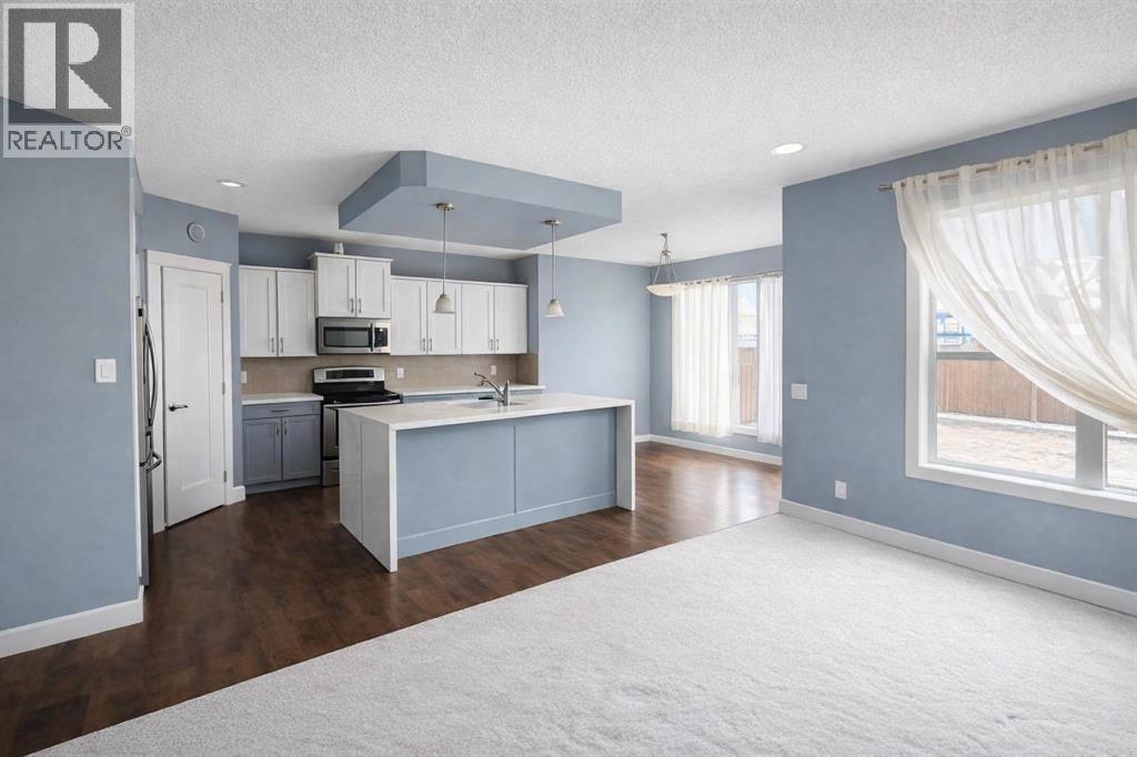 Single Family House for Sale in  New Brighton Drive SE New Brighton Calgary 