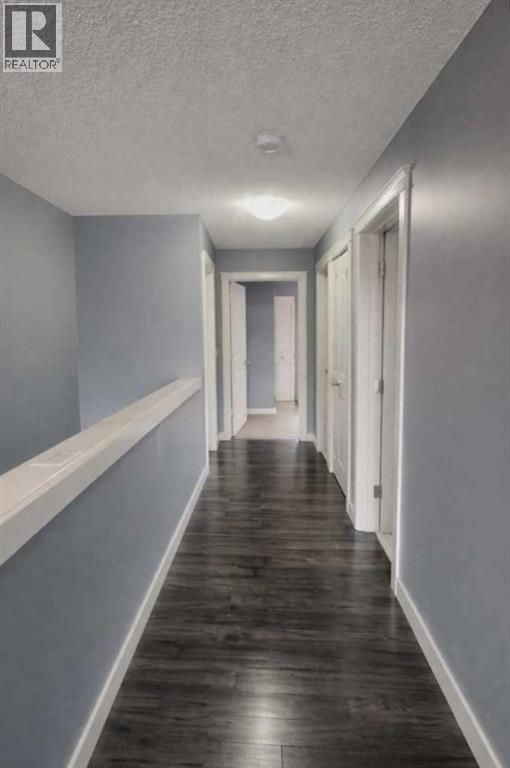 Single Family House for Sale in  New Brighton Drive SE New Brighton Calgary 