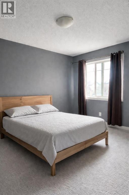 Single Family House for Sale in  New Brighton Drive SE New Brighton Calgary 