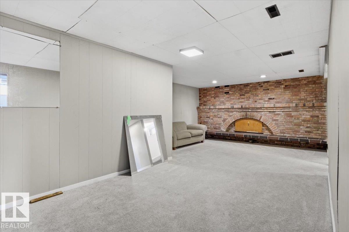 12109 35 ST NW, Edmonton