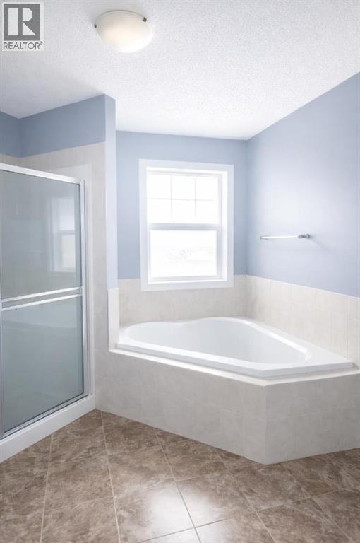 Single Family House for Sale in  New Brighton Drive SE New Brighton Calgary 