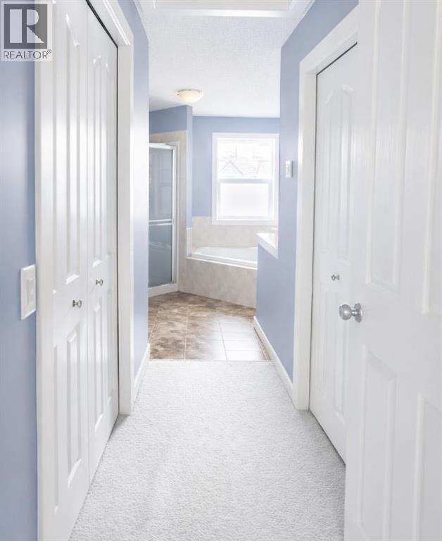 Single Family House for Sale in  New Brighton Drive SE New Brighton Calgary 