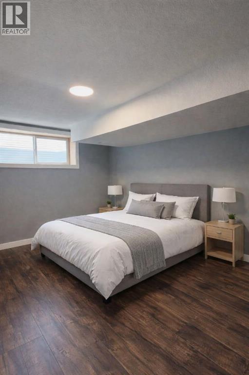 Single Family House for Sale in  New Brighton Drive SE New Brighton Calgary 