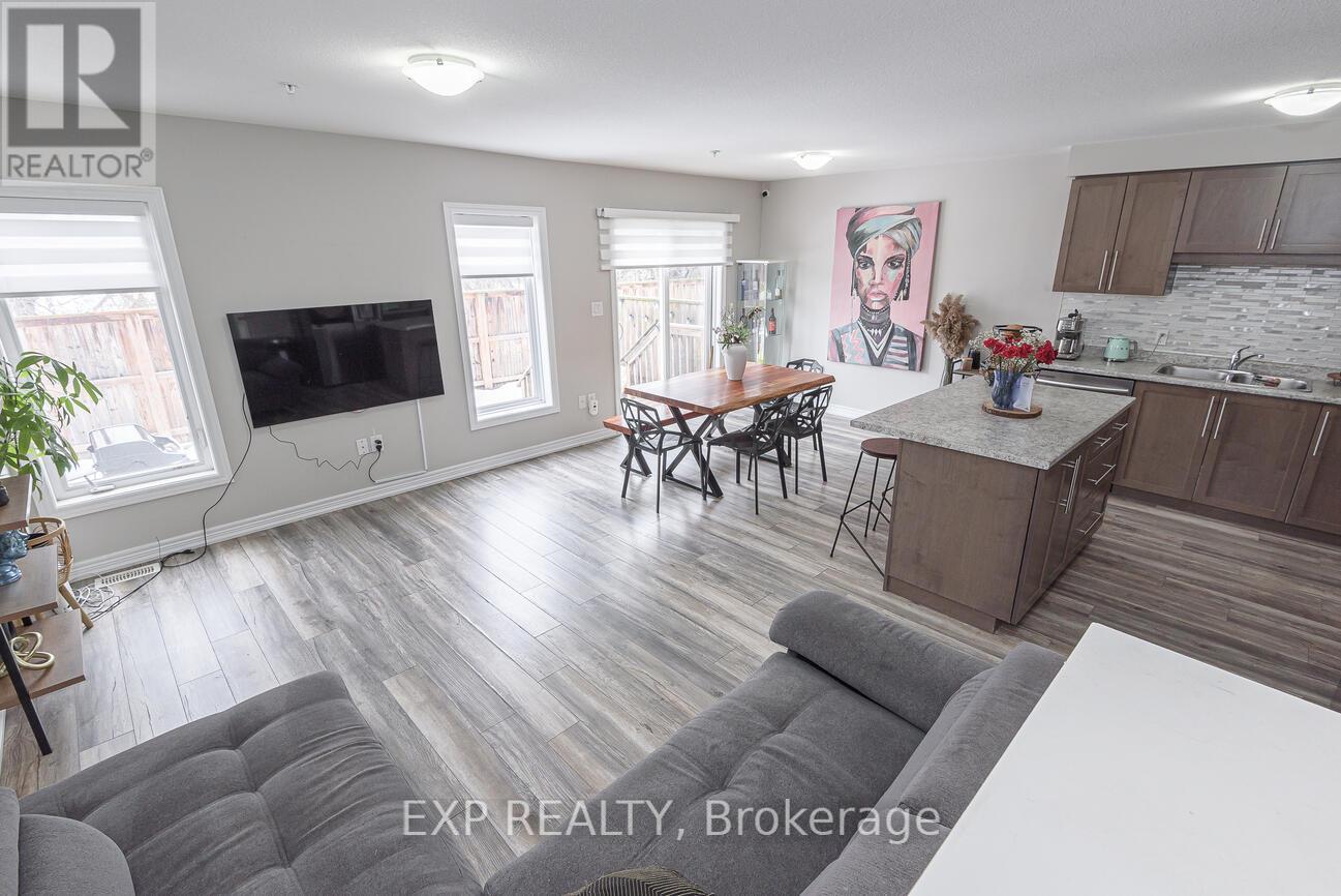 #7 60 CANTERBURY DRIVE - 12
