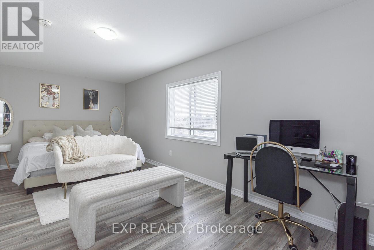 #7 60 CANTERBURY DRIVE - 17