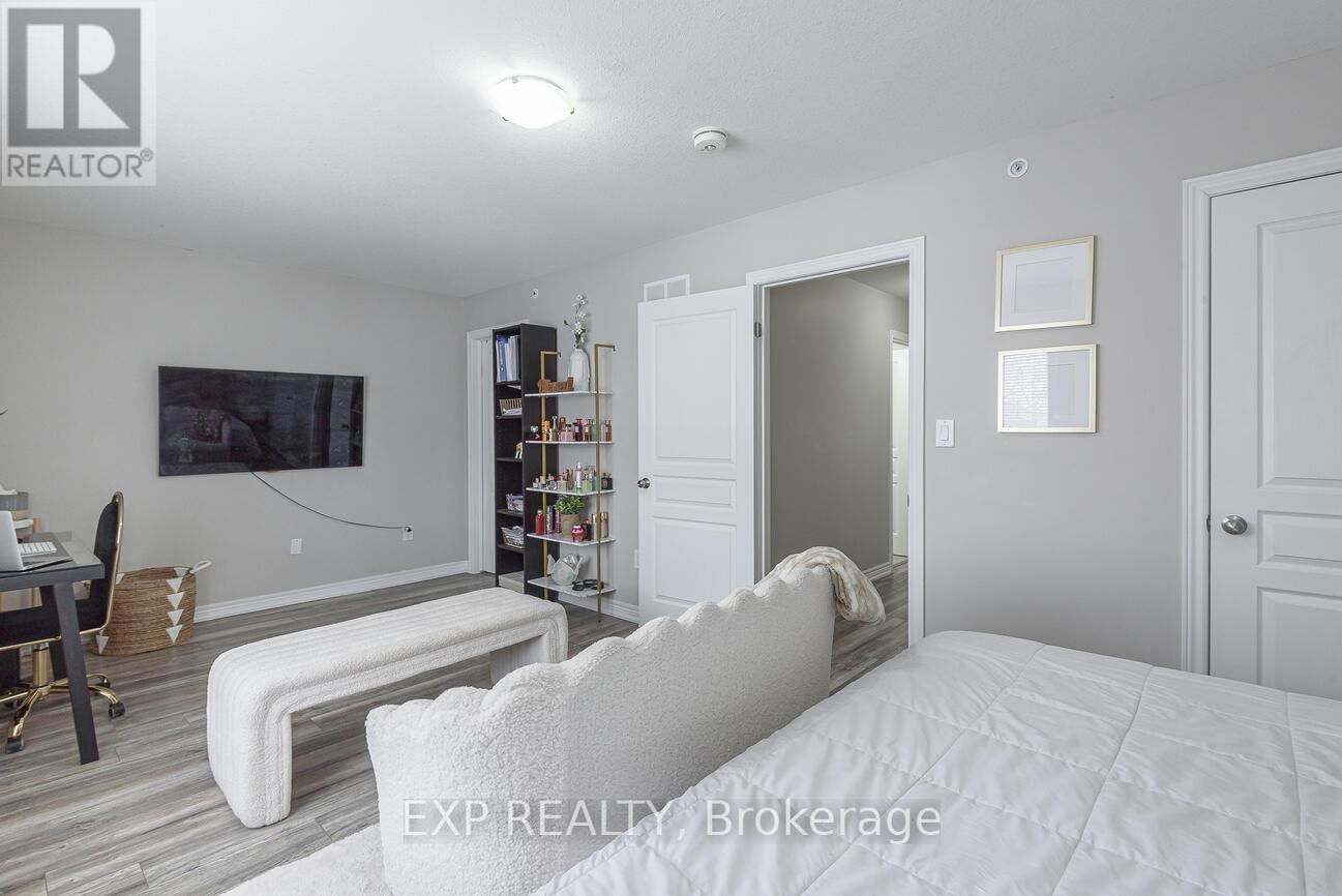 #7 60 CANTERBURY DRIVE - 18