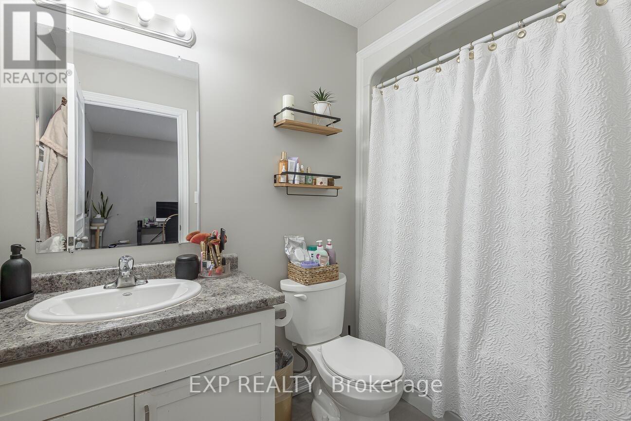 #7 60 CANTERBURY DRIVE - 20