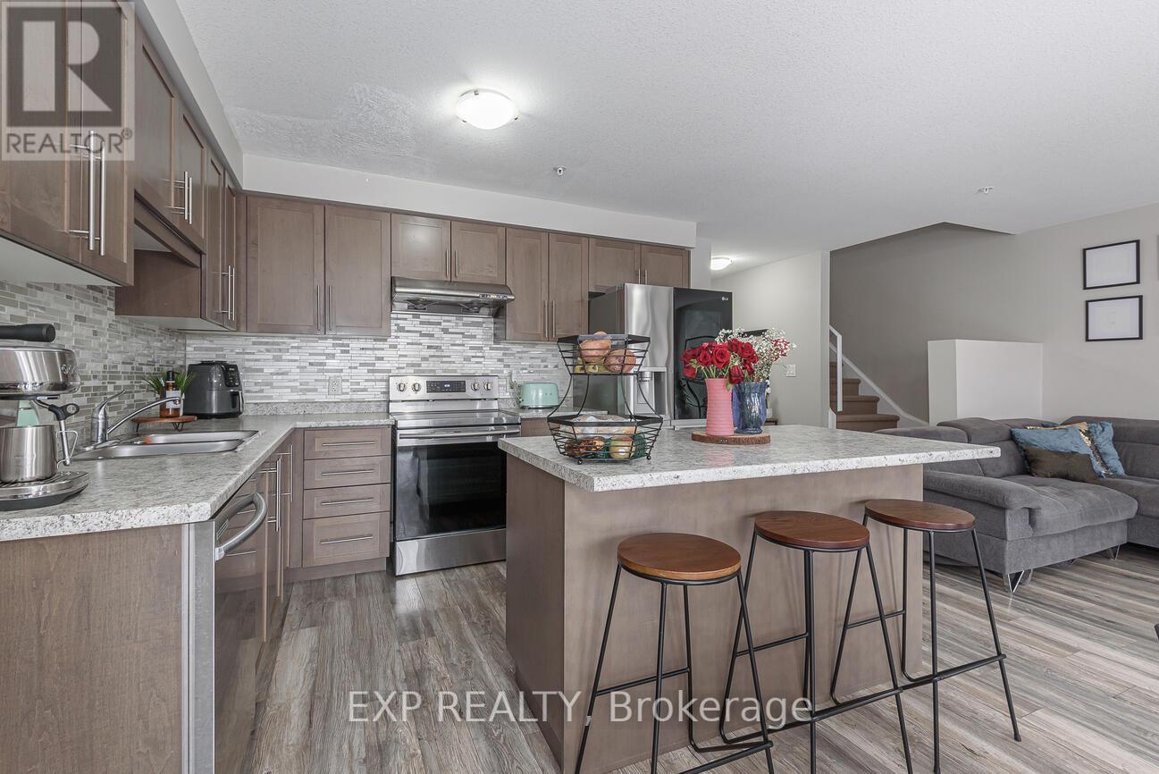 #7 60 CANTERBURY DRIVE - 6