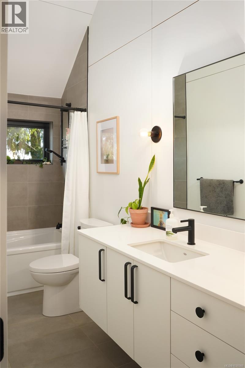  128 Spring Gold Way, Salt Spring