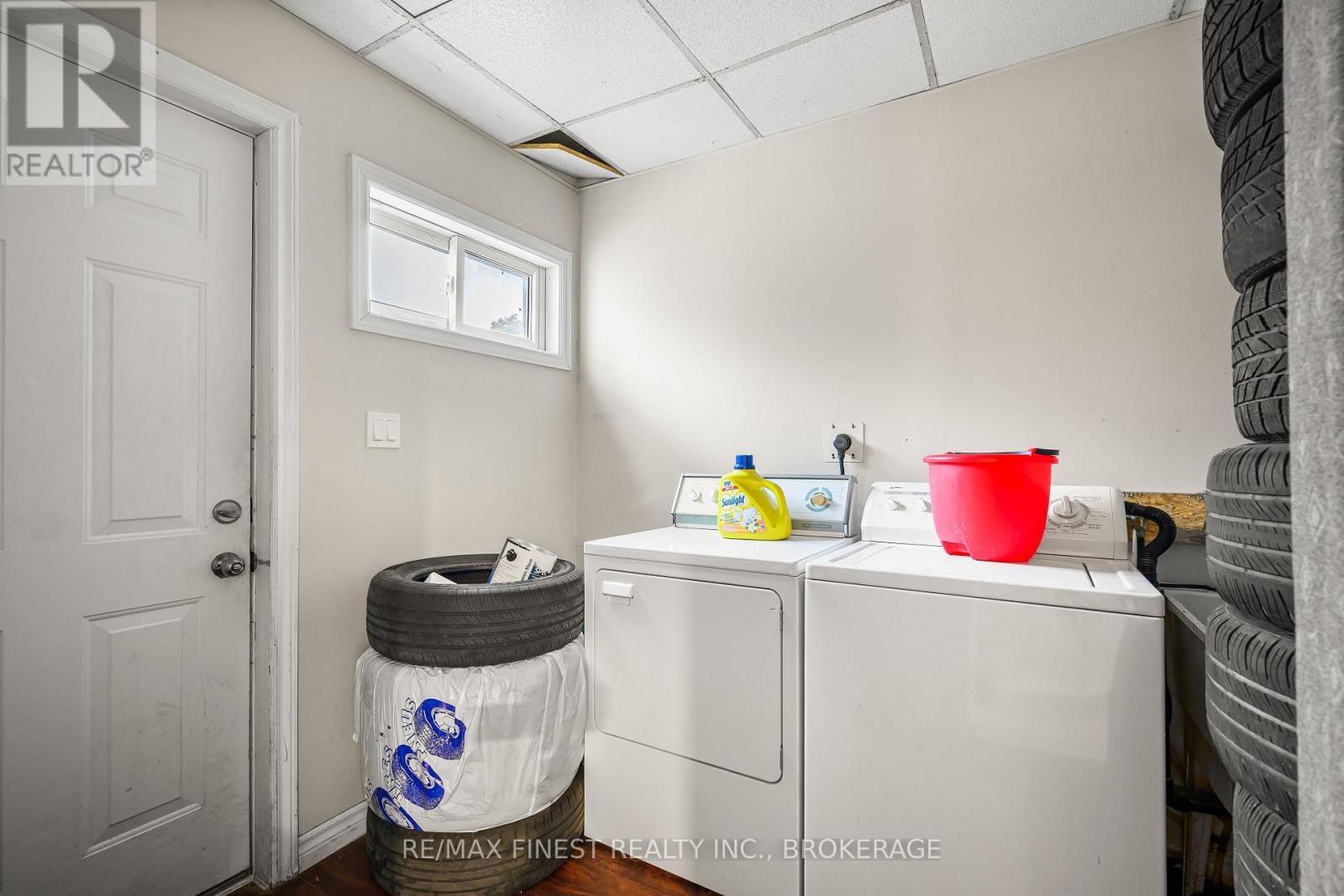 136 CALDERWOOD DRIVE — photo 25