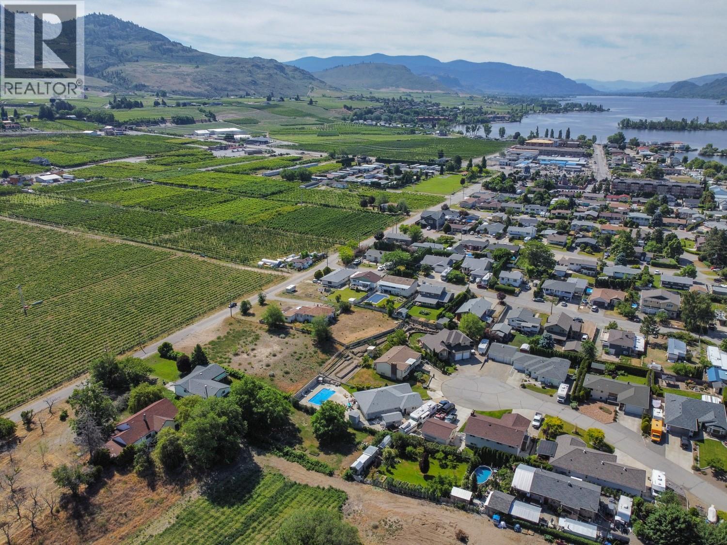 7010/7012 TAMARACK Drive, Osoyoos