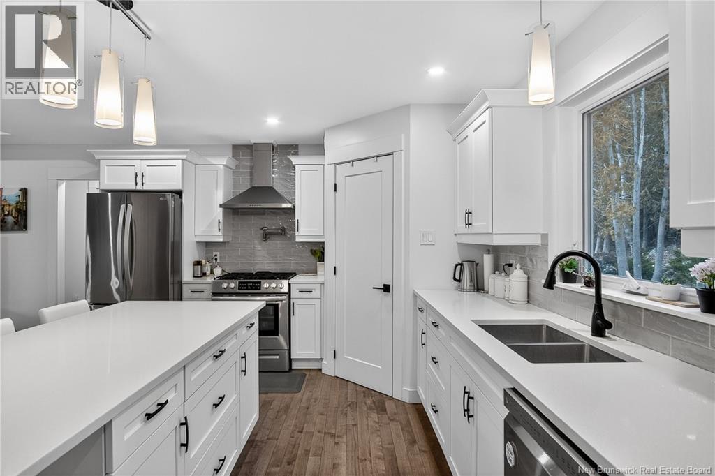 8 BLENHEIM DRIVE - 10